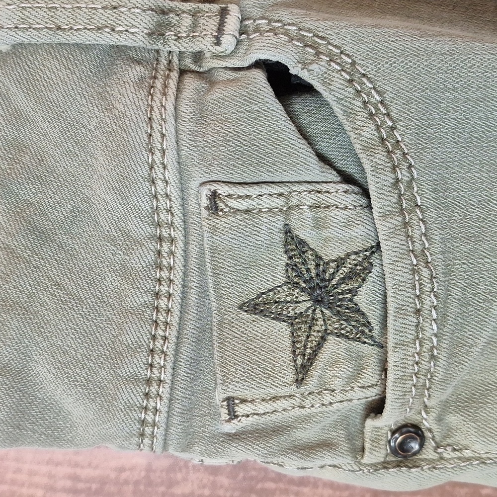 PEOPLE'S LIBERATION GREEN SHORT SHORTS 11/12 - Picture 2 of 8